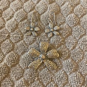 Silpada necklace pendant and matching earrings